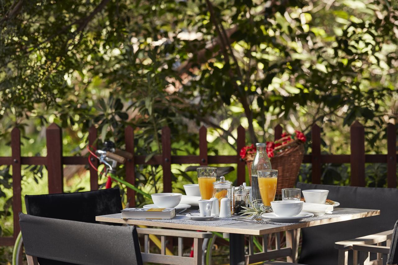 The Gardens Gallery Hotel ซิโลกาสโตร ภายนอก รูปภาพ